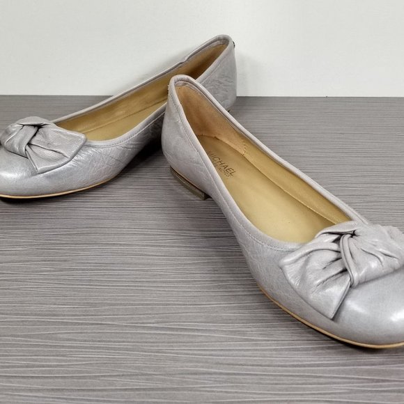 Michael Kors Willa Ballet Flat, Gray Wrinkled Leather, Womens Size 5.5 / 35.5 - Picture 4 of 10
